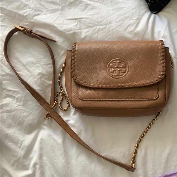 Tory Burch Handbags - Tory Burch Tan Crossbody/Shoulder bag